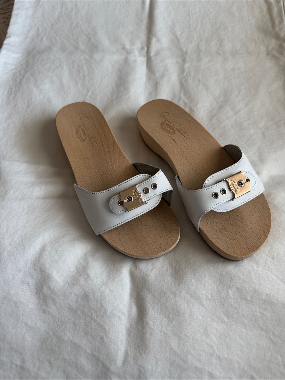 White Dr Scholl's Leather Slide Sandals with Gold Accent